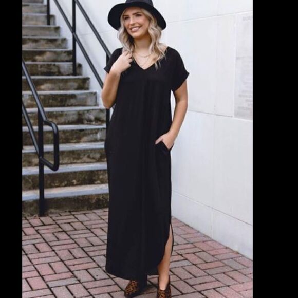 Arolina Classic & Comfy Double Slit Vneck Short Sleeve Black Knit Maxi Dress - Picture 1 of 5